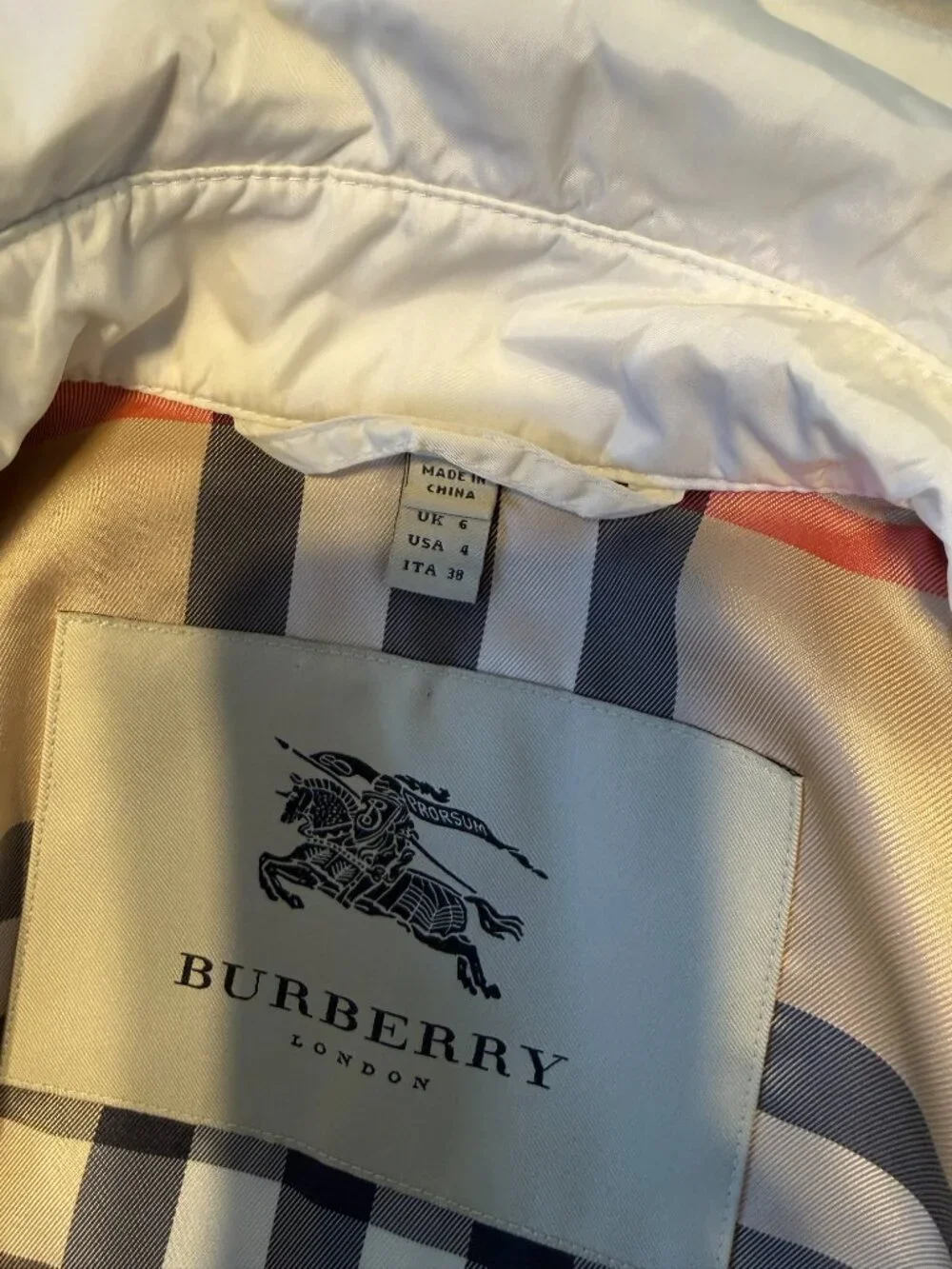 GUC Burberry Short Spring Trench Coat - Picture 3 of 6